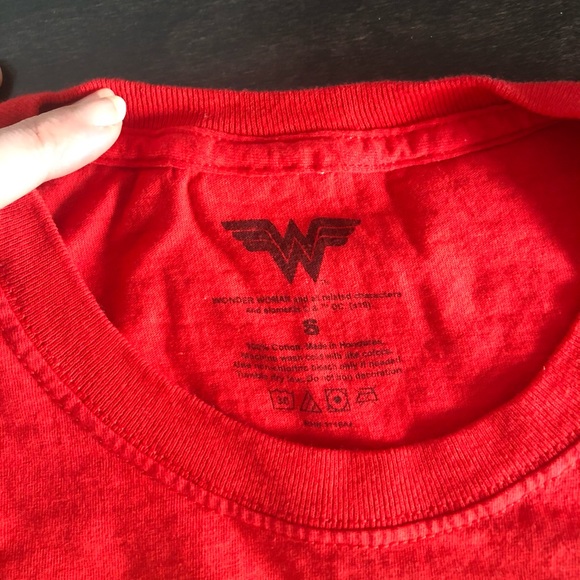 Wonder Woman tshirt - Picture 2 of 2